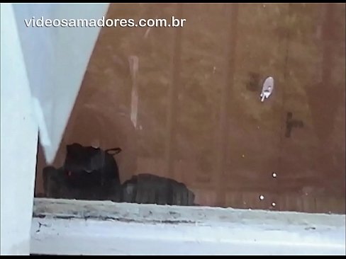 ❤️ Horny gason ap gade mennaj li ak yon lòt nèg, anrejistre yon video fuck san deranje koup la Porno fb nan nou ❌